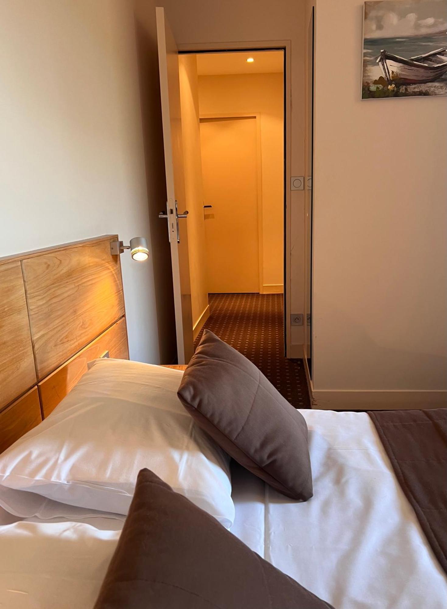 Logis Hotel Restaurant Du Labrador Saint-Benoit-sur-Loire ภายนอก รูปภาพ