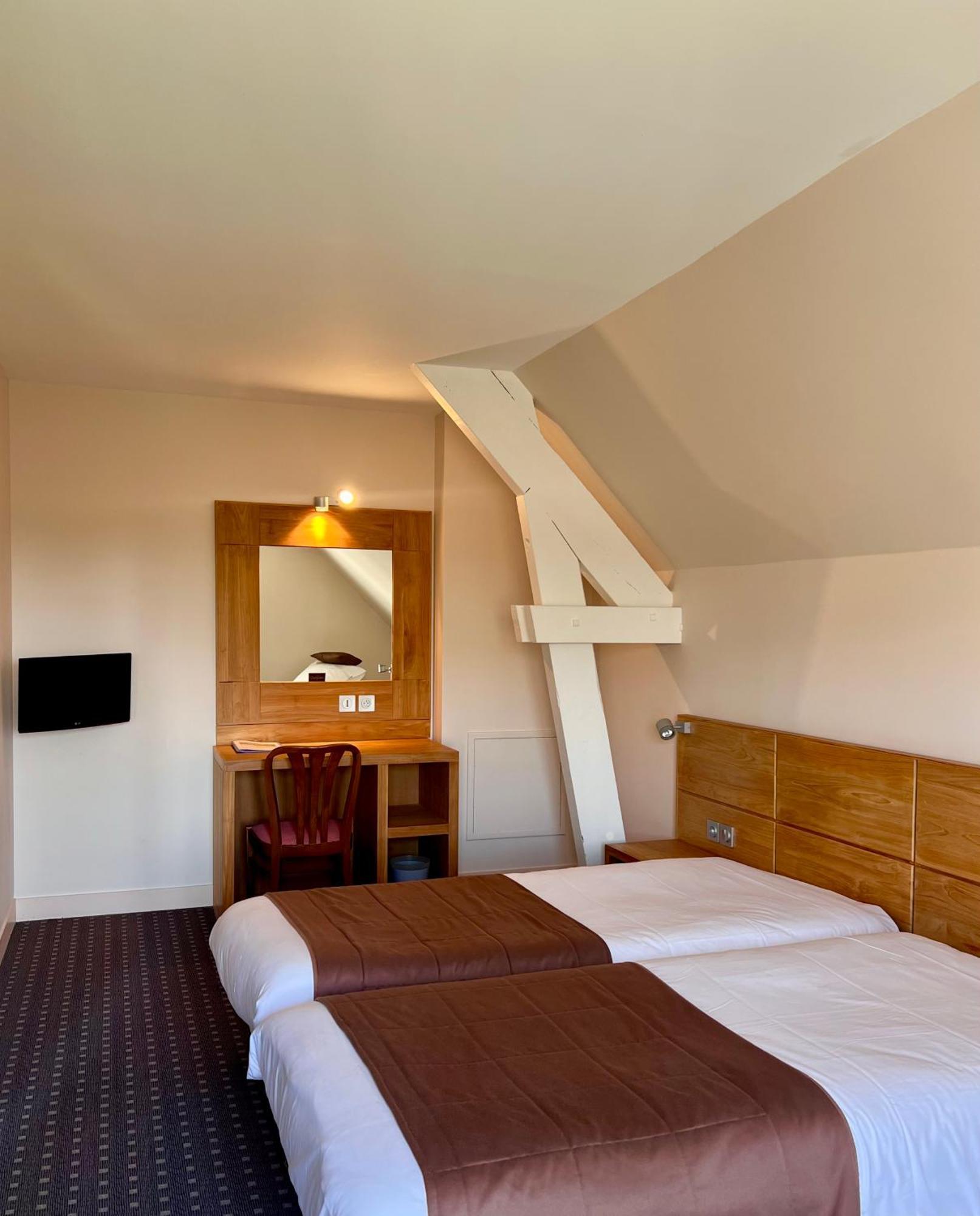 Logis Hotel Restaurant Du Labrador Saint-Benoit-sur-Loire ภายนอก รูปภาพ