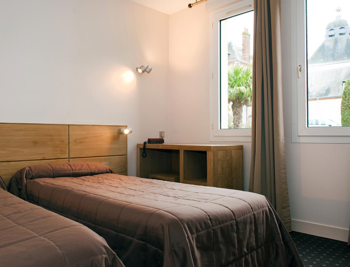 Logis Hotel Restaurant Du Labrador Saint-Benoit-sur-Loire ภายนอก รูปภาพ