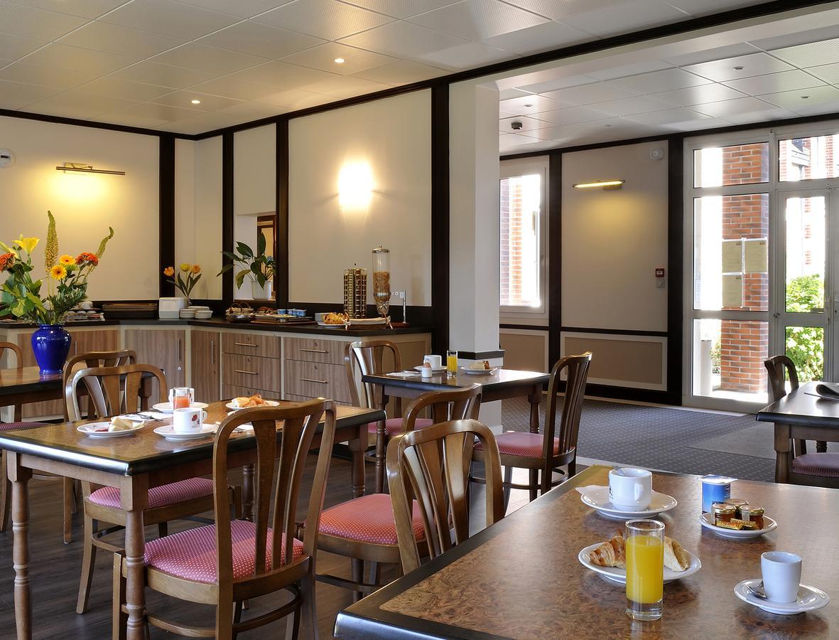 Logis Hotel Restaurant Du Labrador Saint-Benoit-sur-Loire ภายนอก รูปภาพ