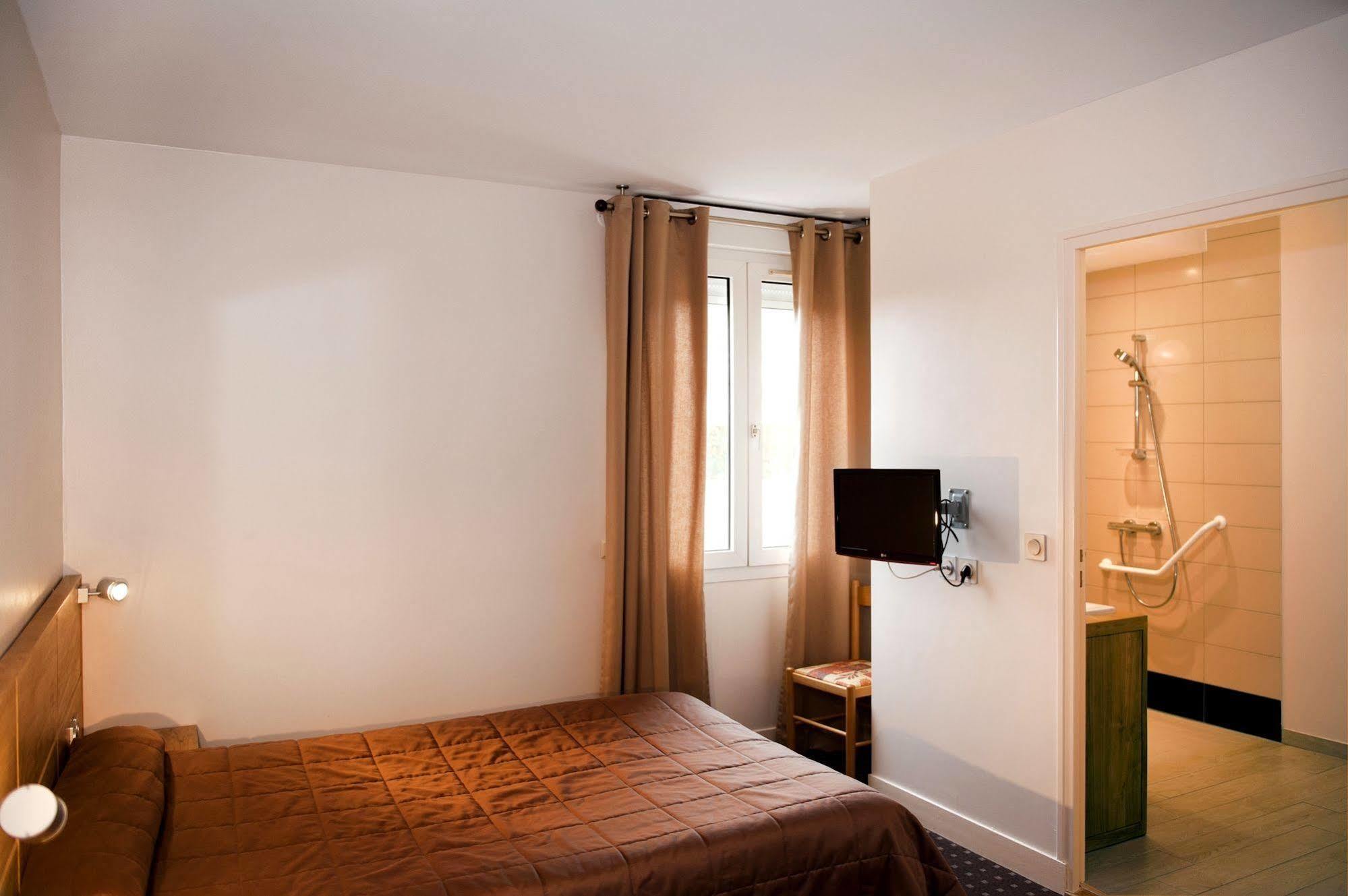 Logis Hotel Restaurant Du Labrador Saint-Benoit-sur-Loire ภายนอก รูปภาพ