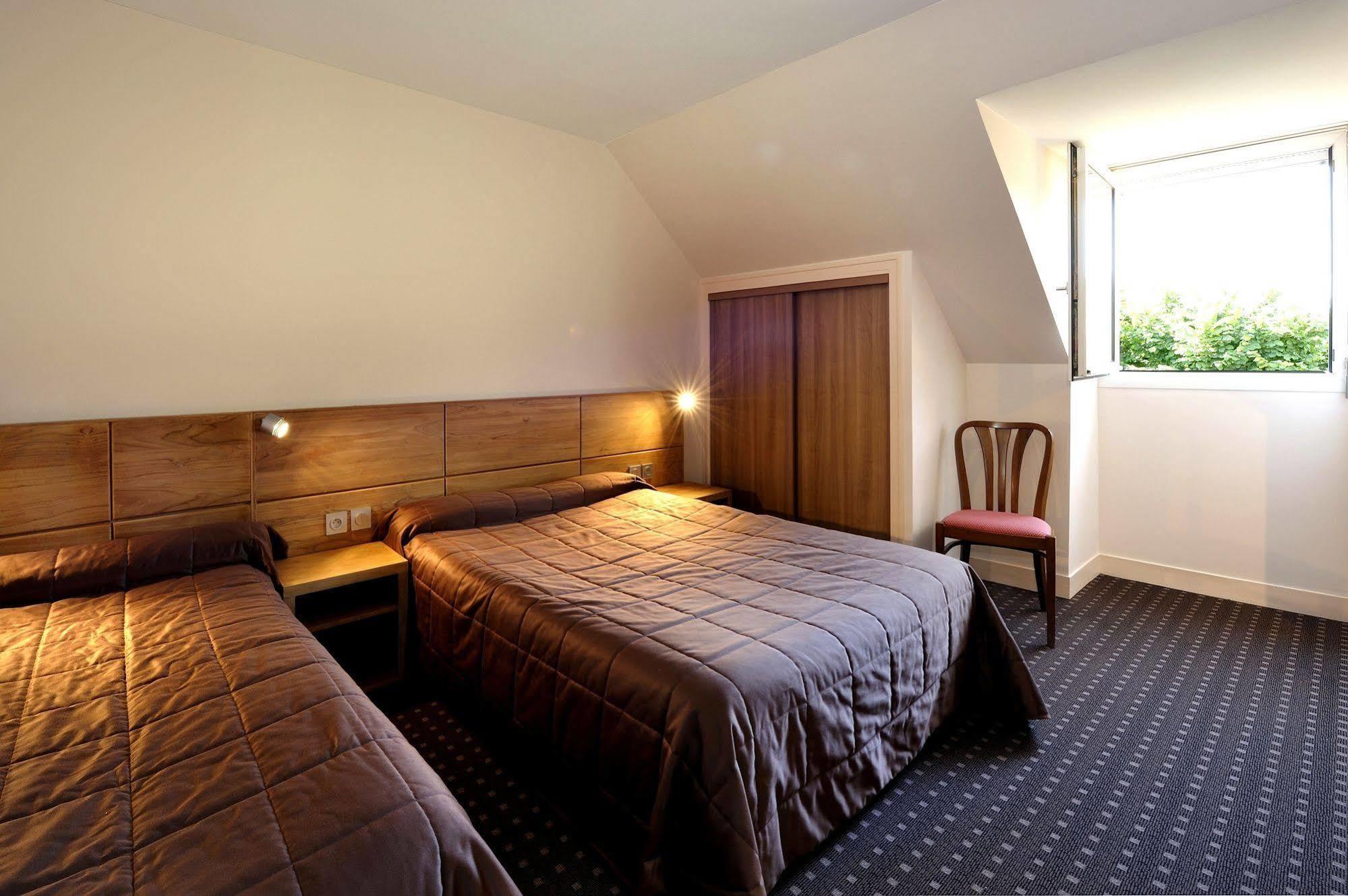 Logis Hotel Restaurant Du Labrador Saint-Benoit-sur-Loire ภายนอก รูปภาพ
