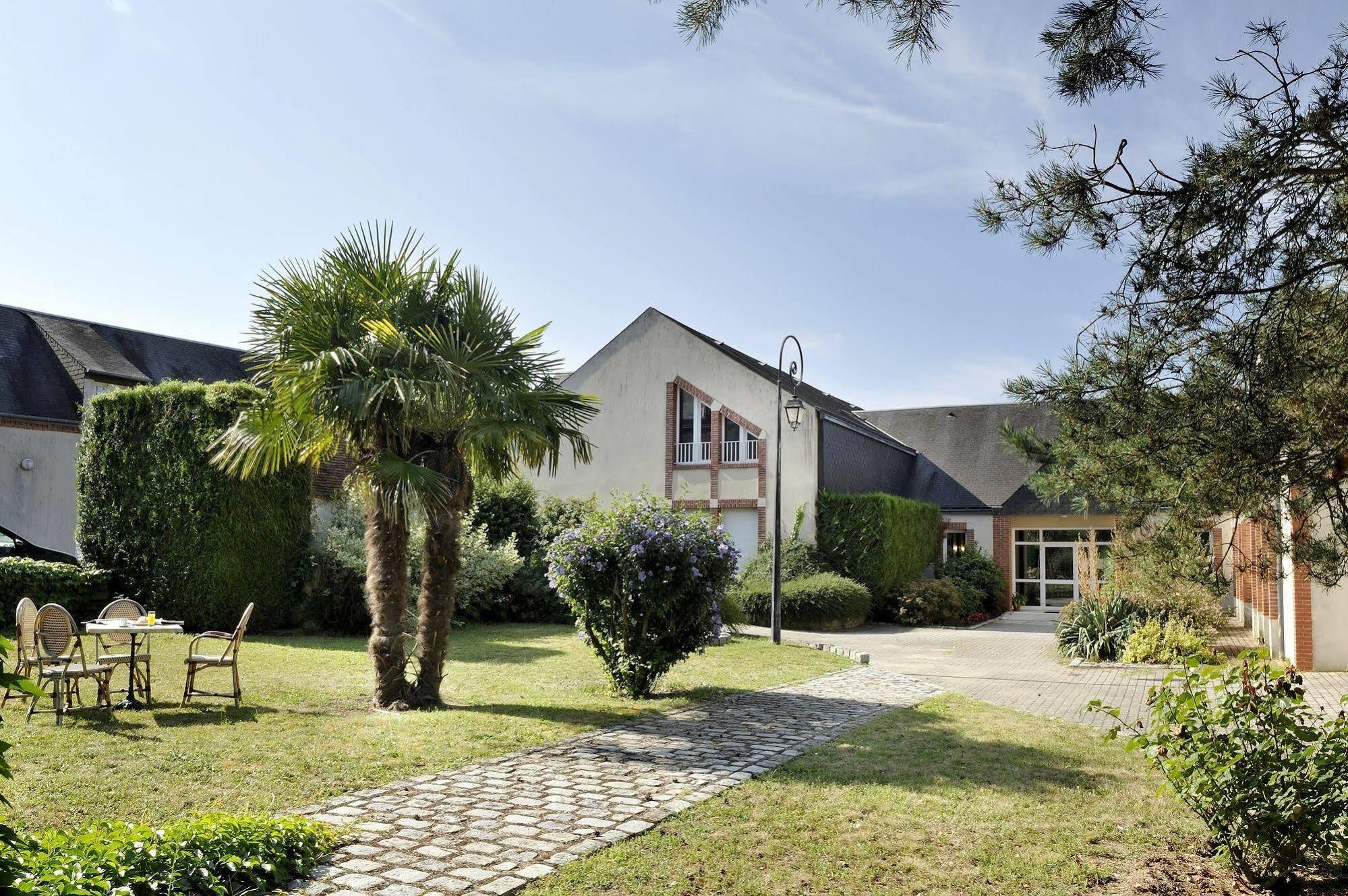 Logis Hotel Restaurant Du Labrador Saint-Benoit-sur-Loire ภายนอก รูปภาพ